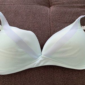 38D Mint Lightly Lined Wireless Sleek Back Bra from La Vie en Rose